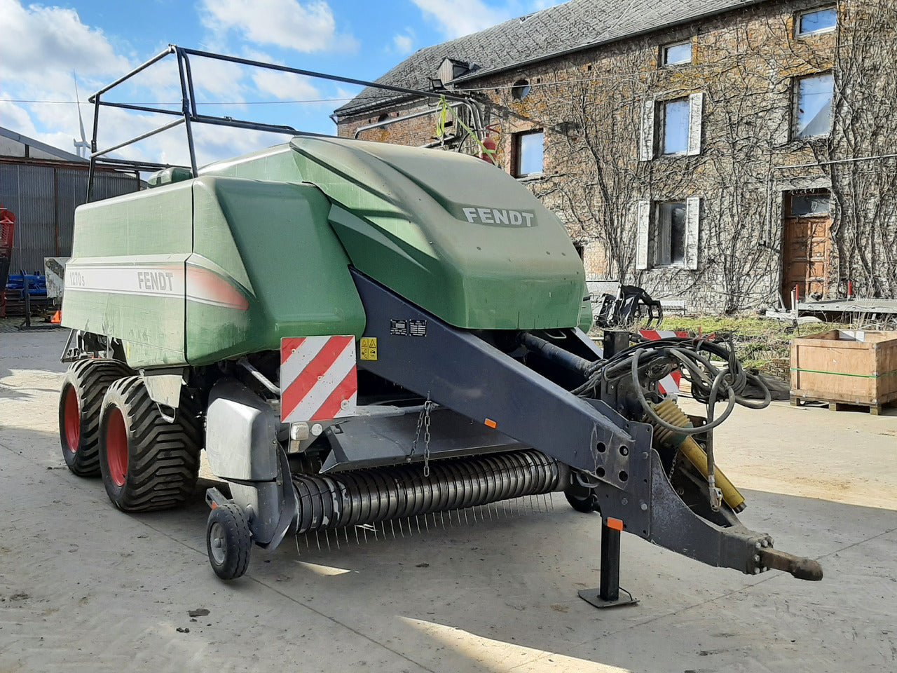 Fendt 1270 - 1270S Medium Square Baler Parts Catalog Manual