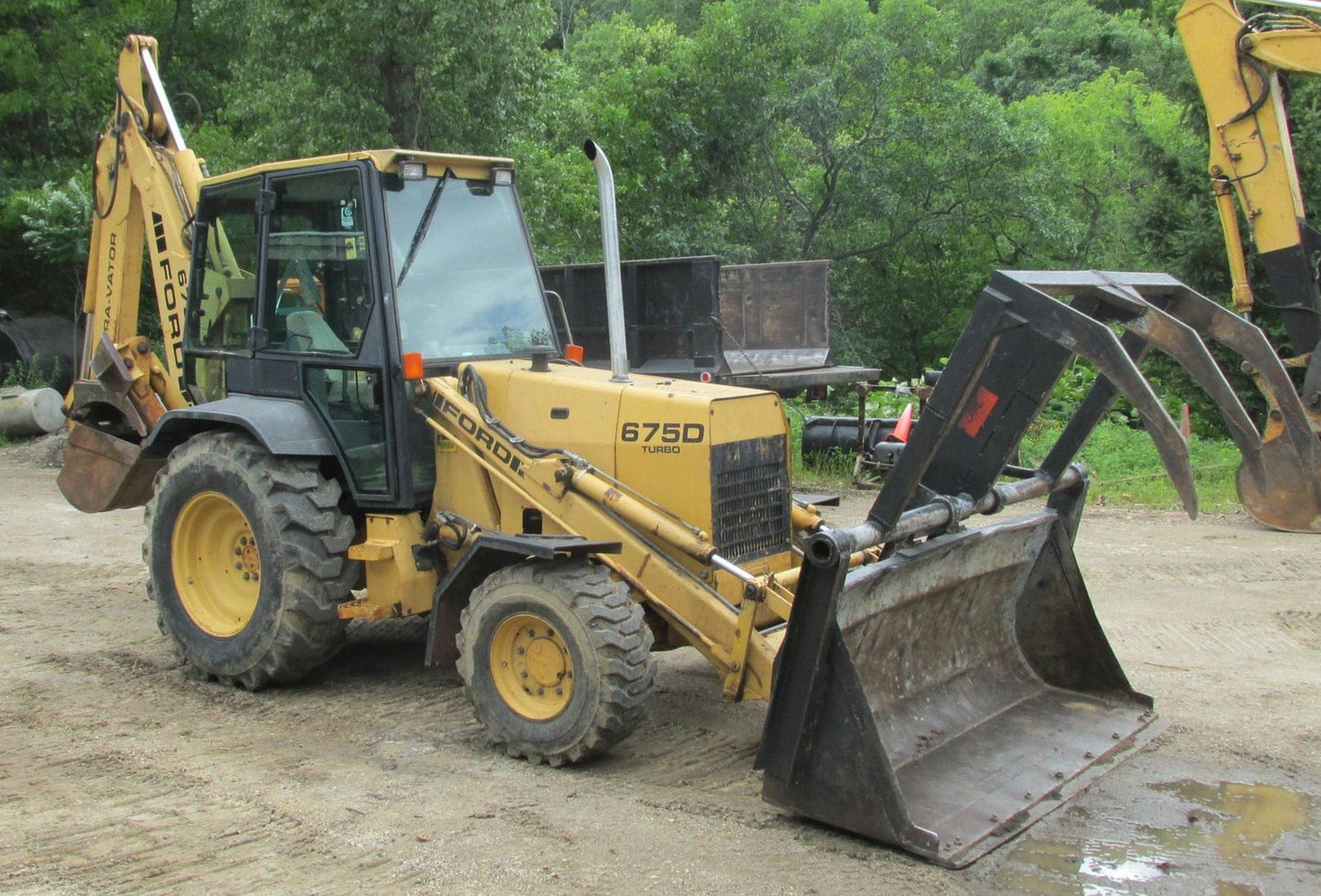 New Holland 675D Backhoes Parts Manual - Neo Truck Manuals