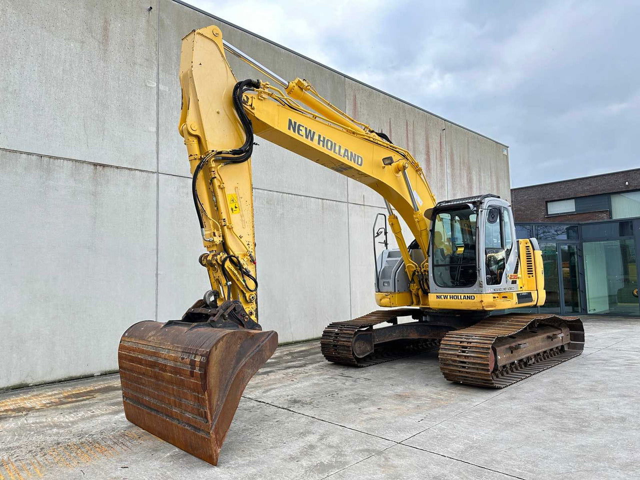 New Holland E235BSR Crawler Dozers Parts Manual - Neo Truck Manuals