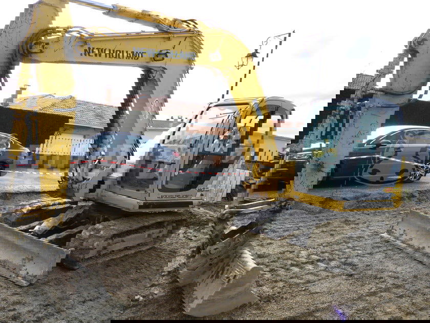 New Holland E80 Midi Excavator Parts Manual - Neo Truck Manuals
