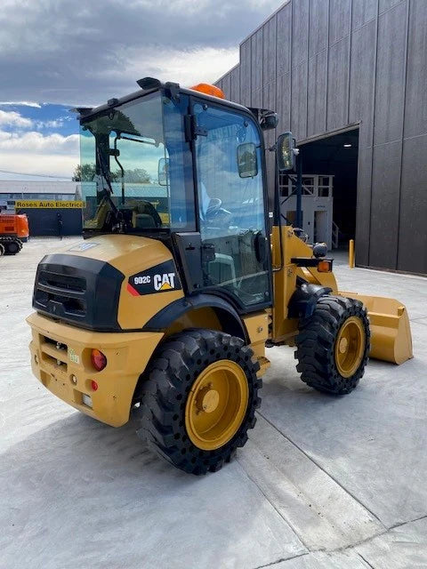 Caterpillar 902C Compact Wheel Loader Service Manual W5T