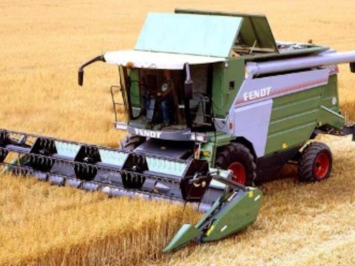 Fendt 8300 - 8350 Combine Parts Catalog Manual  