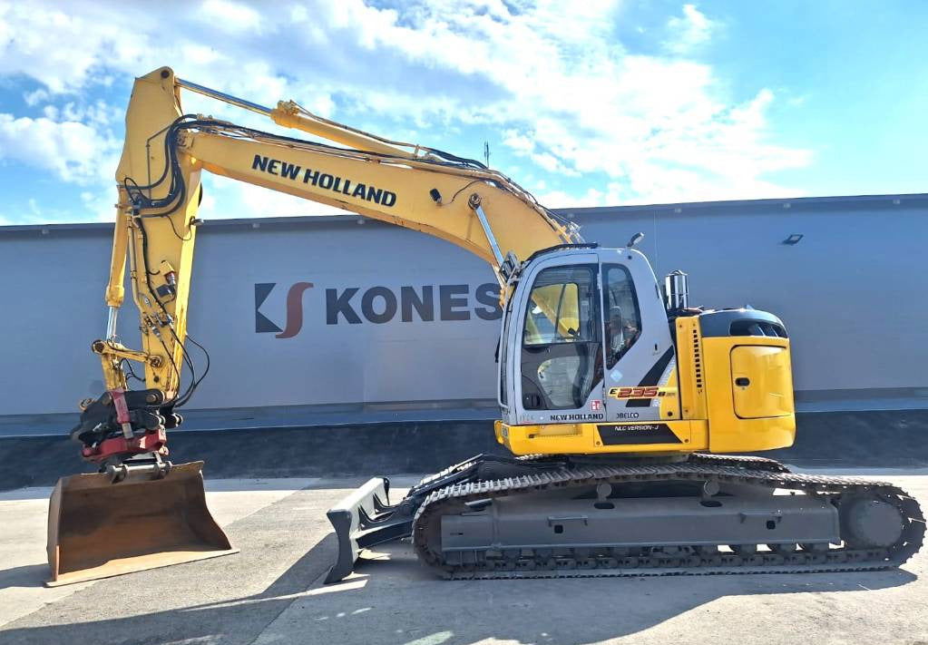 New Holland E235BSRLC Crawler Dozers Parts Manual - Neo Truck Manuals